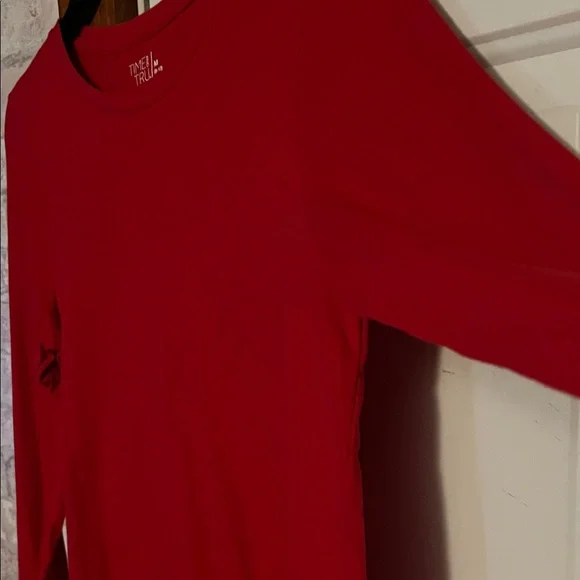 Time and Tru Women's Bold Red Long Sleeve Tee - Picture 4 of 6
